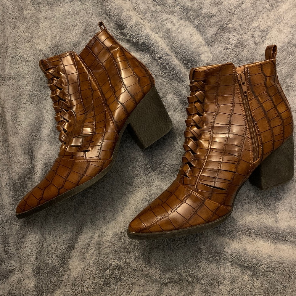 mata croc tan embossed leather bootie